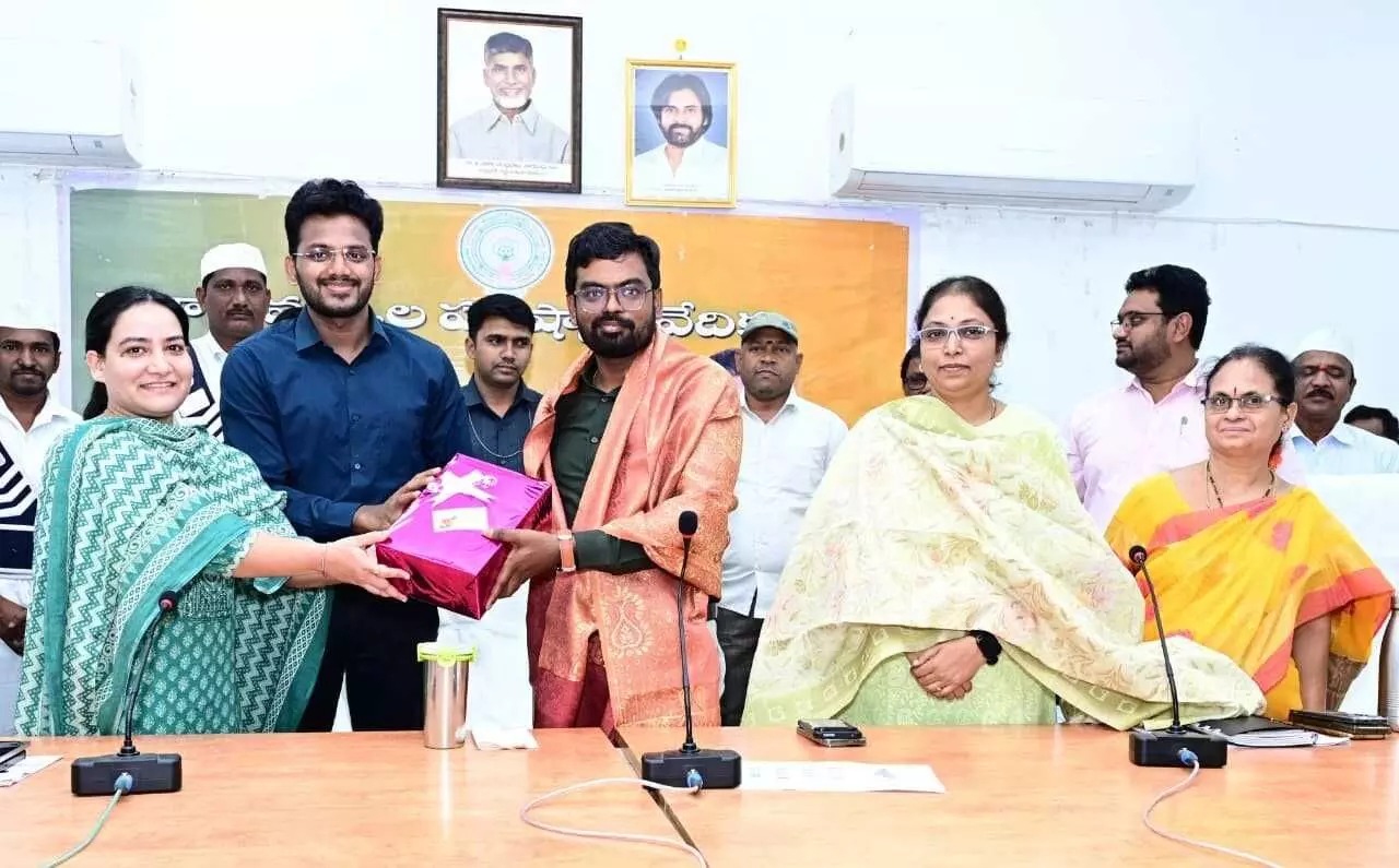 డిజిటల్ కలెక్టర్ డీకే బాలాజీ డిజిటల్ కలెక్టర్ డీకే బాలాజీ