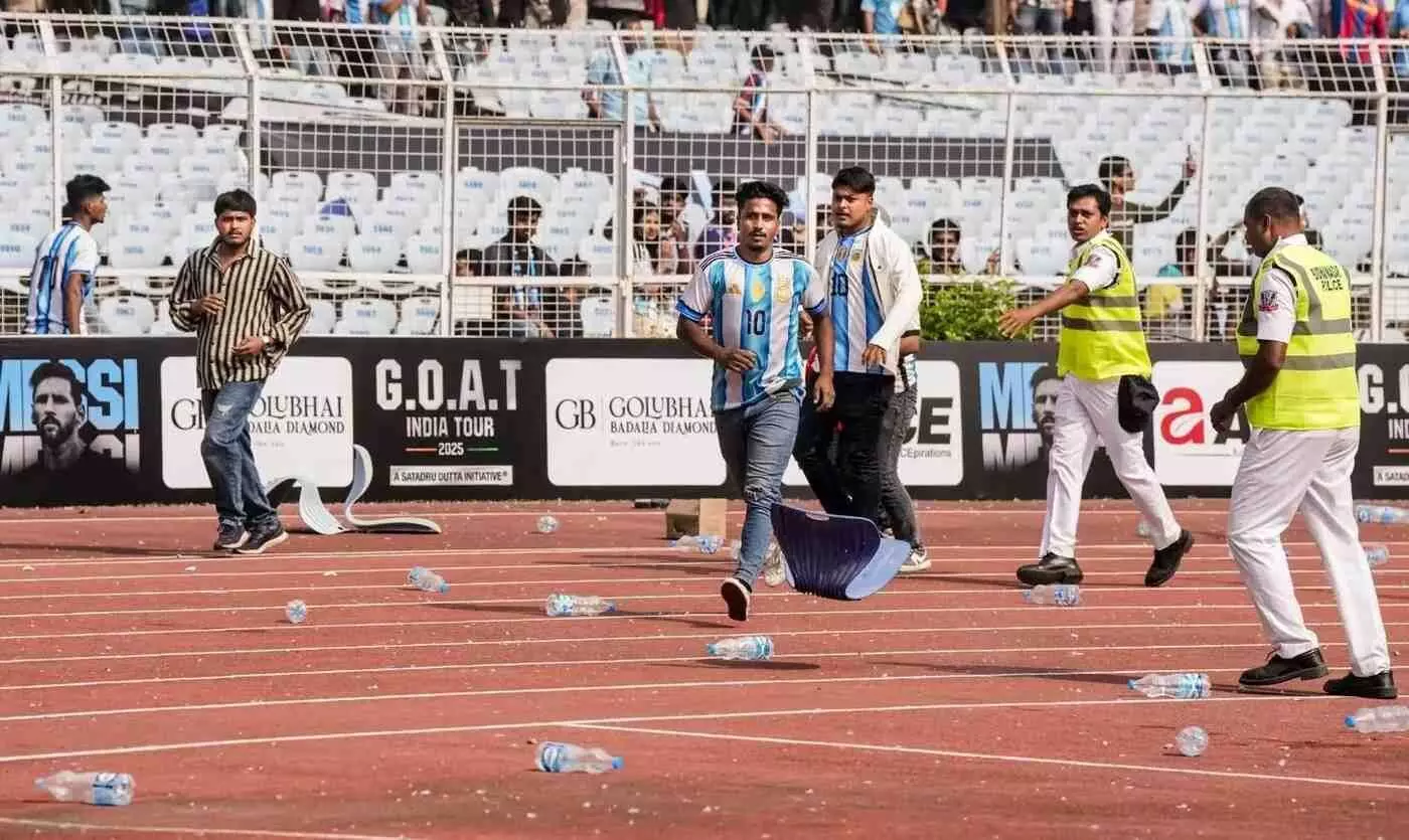 మెస్సీ, ఆయన అభిమానులకు క్షమాపణ కోరిన వెస్ట్ బెంగాల్ సీఎం మమత మెస్సీ, ఆయన అభిమానులకు క్షమాపణ కోరిన వెస్ట్ బెంగాల్ సీఎం మమత