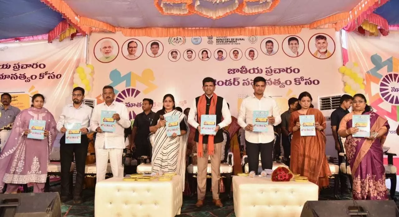 మహిళల మౌనం బలహీనత కాదు మహిళల మౌనం బలహీనత కాదు