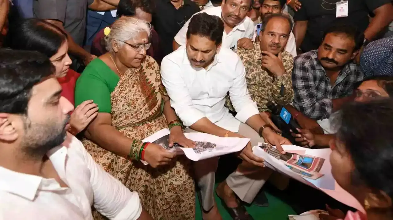 కేశినేని చిన్నీ కుట్రతోనే జోజీనగర్ లో ఇళ్లు కూలాయ్!