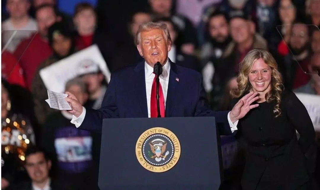 బీబీసీపై పది బిలియన్ డాలర్ల దావా వేసిన ట్రంప్ బీబీసీపై పది బిలియన్ డాలర్ల దావా వేసిన ట్రంప్