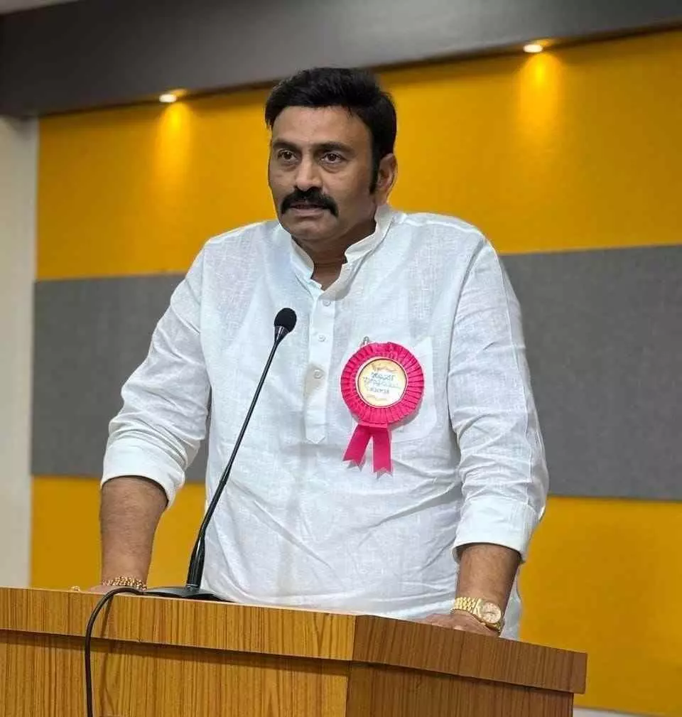 రఘురామకు సుప్రీం కోర్టు షాకిచ్చింది రఘురామకు సుప్రీం కోర్టు షాకిచ్చింది