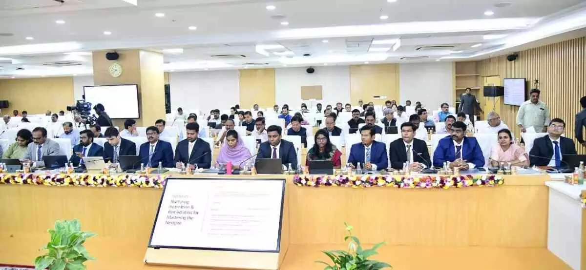 ఆరుగురు కలెక్టర్లు ఏమి చెప్పారంటే ఆరుగురు కలెక్టర్లు ఏమి చెప్పారంటే