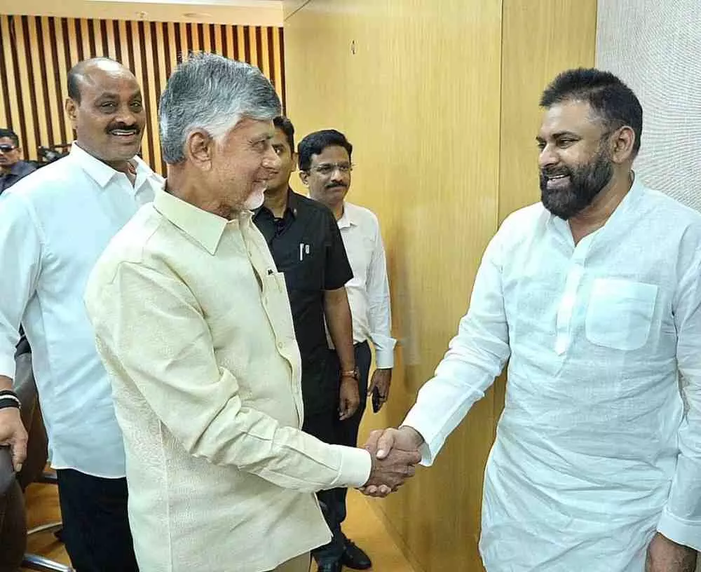 చంద్రబాబుకు అవార్డు..పవన్ కల్యాణ్ అభినందనలు చంద్రబాబుకు అవార్డు..పవన్ కల్యాణ్ అభినందనలు