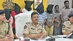 పేగుబంధంపై పైసల దాహం: రూ. 5 లక్షలకు మగబిడ్డ.. రూ. 3 లక్షలకు ఆడబిడ్డ!