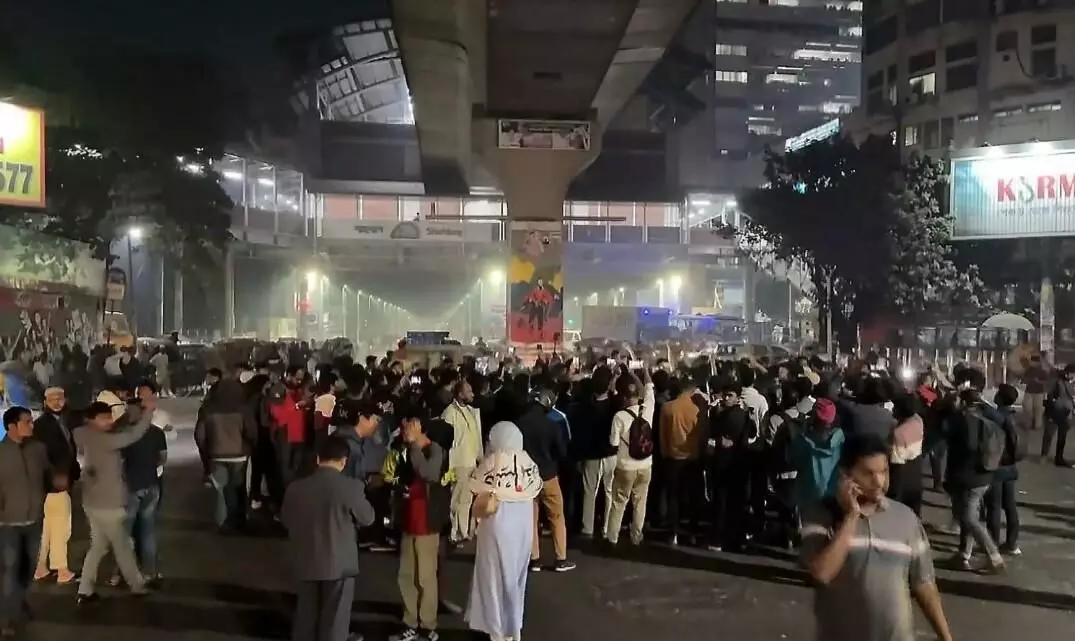 బంగ్లా నిరసనలు భారత వ్యతిరేకతగా మారుతుందా? బంగ్లా నిరసనలు భారత వ్యతిరేకతగా మారుతుందా?