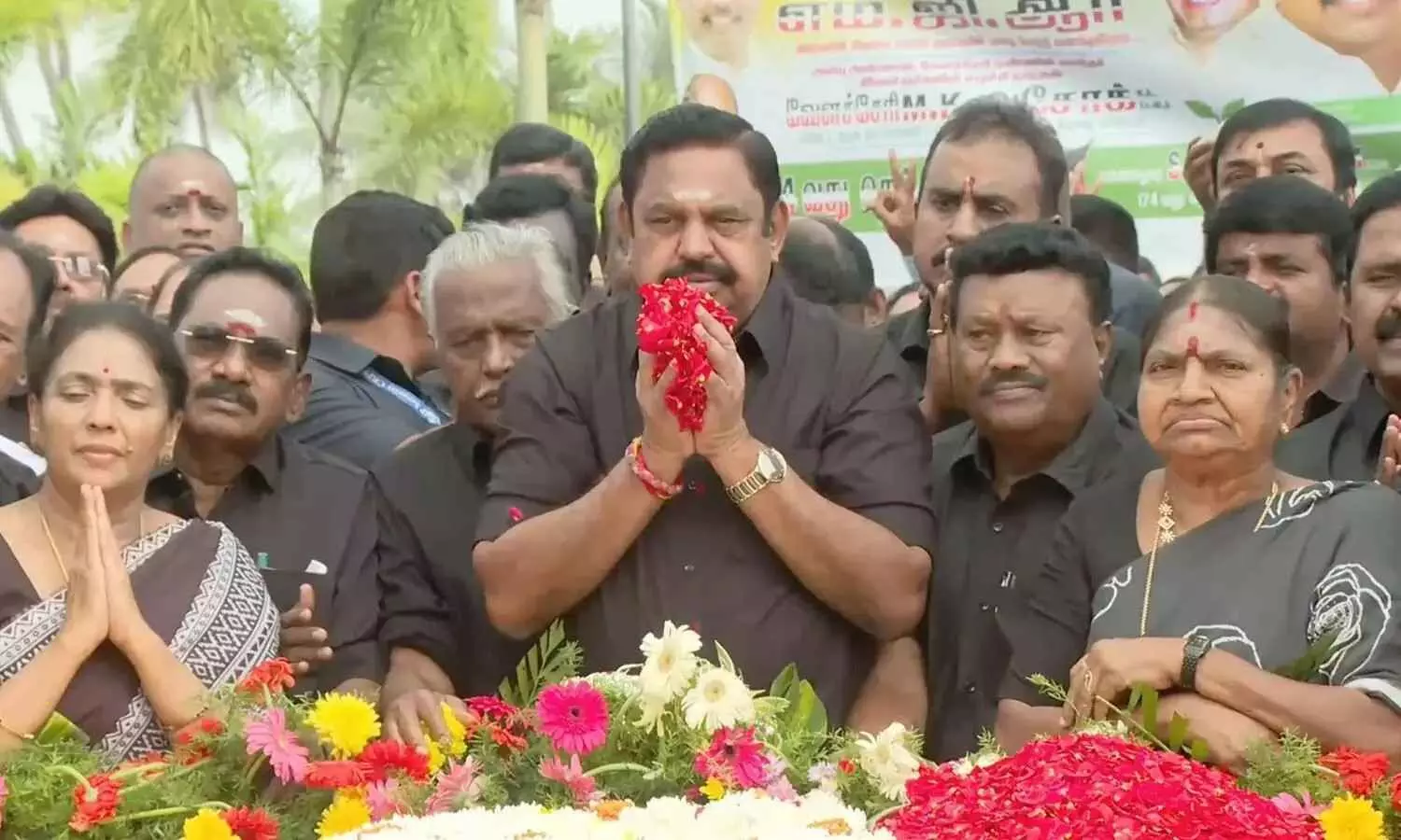 MGRకు AIADMK ఘన నివాళి MGRకు AIADMK ఘన నివాళి