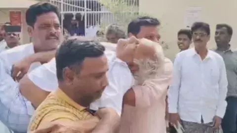 మంత్రి నారాయణ సమావేశంలో రైతు రాములు గుండెపోటుతో మృతి