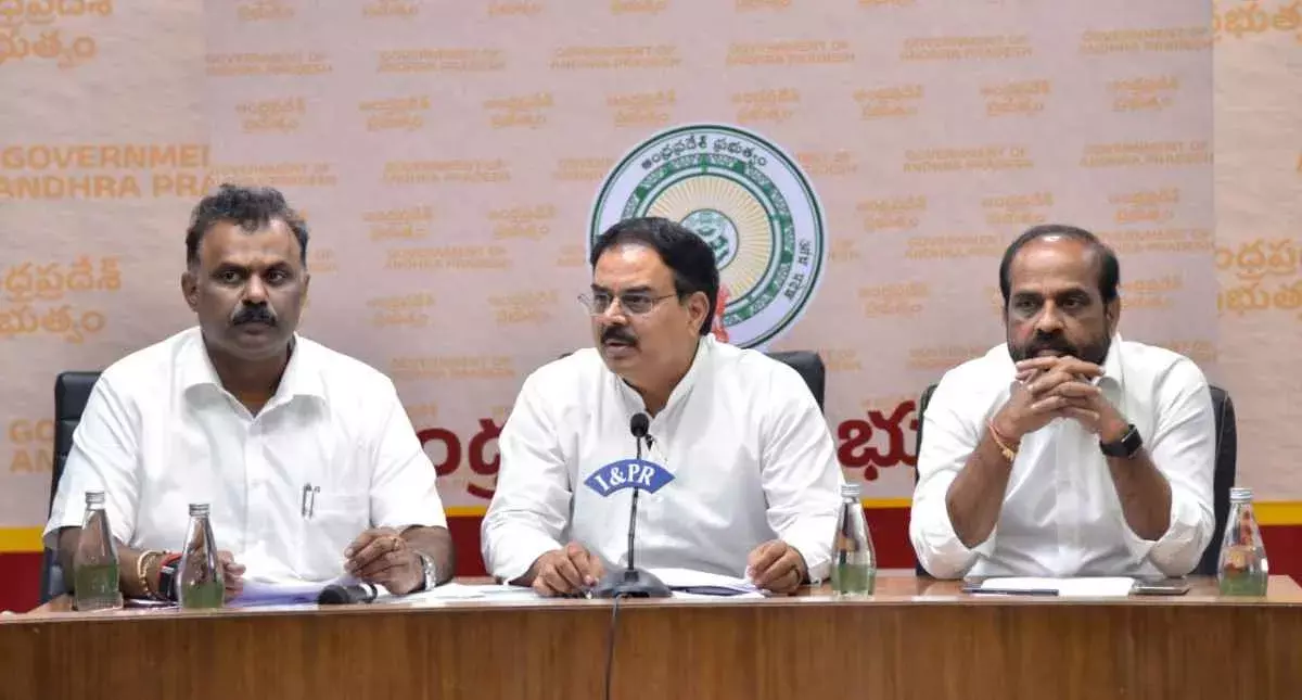 జిల్లా సరిహద్దుల మార్పు..సచివాలయాల పేర్లు మారుస్తూ నిర్ణయం