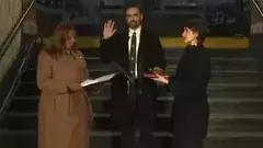 న్యూయార్క్: బైబిల్ పై కాకుండా ఖురాన్ పై ప్రమాణం చేసిన మమ్ధానీ