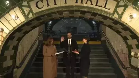 న్యూయార్క్: బైబిల్ పై కాకుండా ఖురాన్ పై ప్రమాణం చేసిన మమ్ధానీ