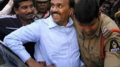 గాలి జనార్ధన్ రెడ్డిపై తూటా, కాల్పులెందుకు జరిగాయి?