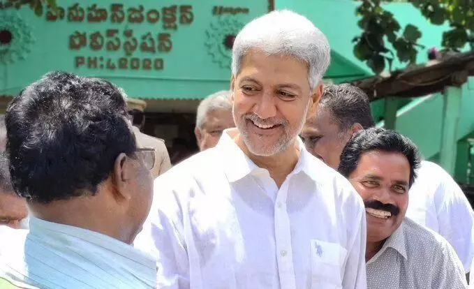 గండం గడిచింది..అరెస్ట్ భయం వీడింది గండం గడిచింది..అరెస్ట్ భయం వీడింది