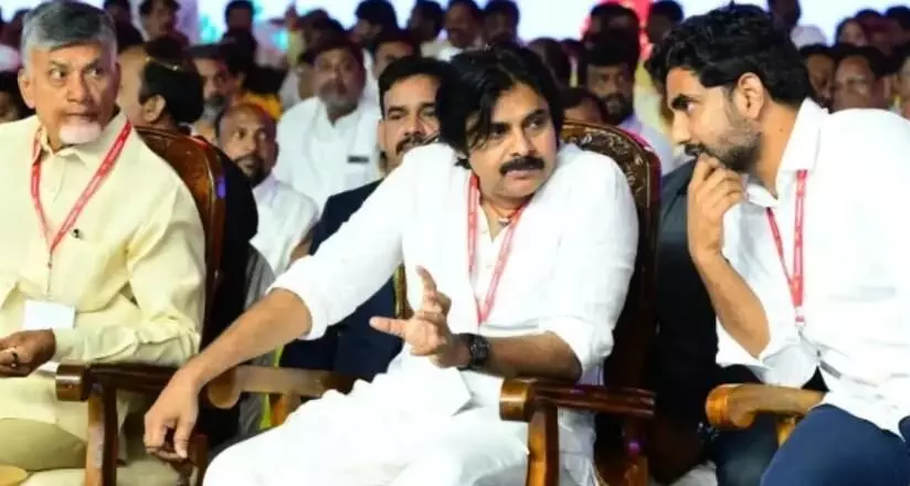 ‘బిగ్ త్రీ’ అజ్ఞాతం..వ్యూహాత్మక విరామమా? ‘బిగ్ త్రీ’ అజ్ఞాతం..వ్యూహాత్మక విరామమా?