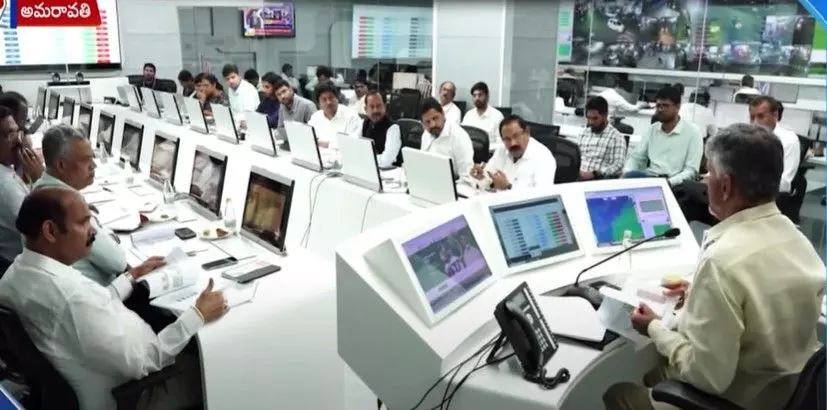 కొత్త జిల్లాల్లో ఆగిన ఆన్ లైన్ సేవలు కొత్త జిల్లాల్లో ఆగిన ఆన్ లైన్ సేవలు