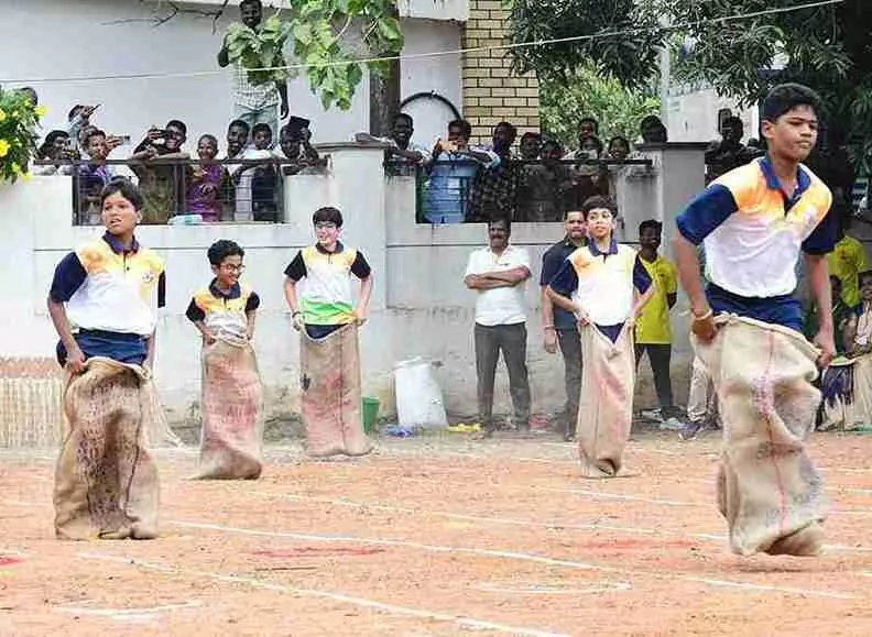 రేయ్ బరిలోకి దిగరా బాబూ.. కొడుకును ప్రోత్సాహించిన లోకేష్ రేయ్ బరిలోకి దిగరా బాబూ.. కొడుకును ప్రోత్సాహించిన లోకేష్