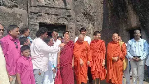 బొజ్జన్నకొండపై కను(మ)ల పండువుగా బౌద్ధమేళా!