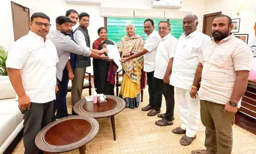 సిగరెట్లపై పన్నులొద్దు.. క్రెడిట్ కార్డు వడ్డీలకు పగ్గాలు వేయండి