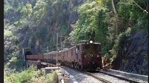 గుండెకాయ లేకుండా విశాఖ  రైల్వే జోన్