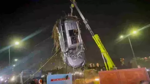 నోయిడాలో టెక్కీ మృతి: కళ్లముందే విషాదం..విపత్తు వ్యవస్థ వైఫల్యం