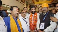 కమలం కండువాతో జన సేనాని పవన్ కళ్యాణ్