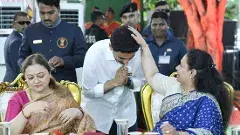 లోకేష్‌ను దీవించిన ఏపీ ప్రథమ మహిళ సమీరా నజీర్