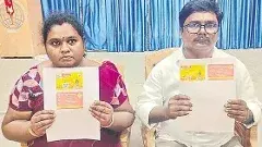 నీ కులమేంటి? నీ బతుకేంటి? ఎలా వ్యాపారం చేస్తావో చూస్తాం?