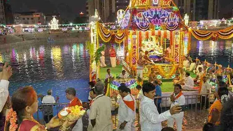 Float festival | నీటిపై విహరిస్తూ కనువిందు చేసిన గోవిందుడు..