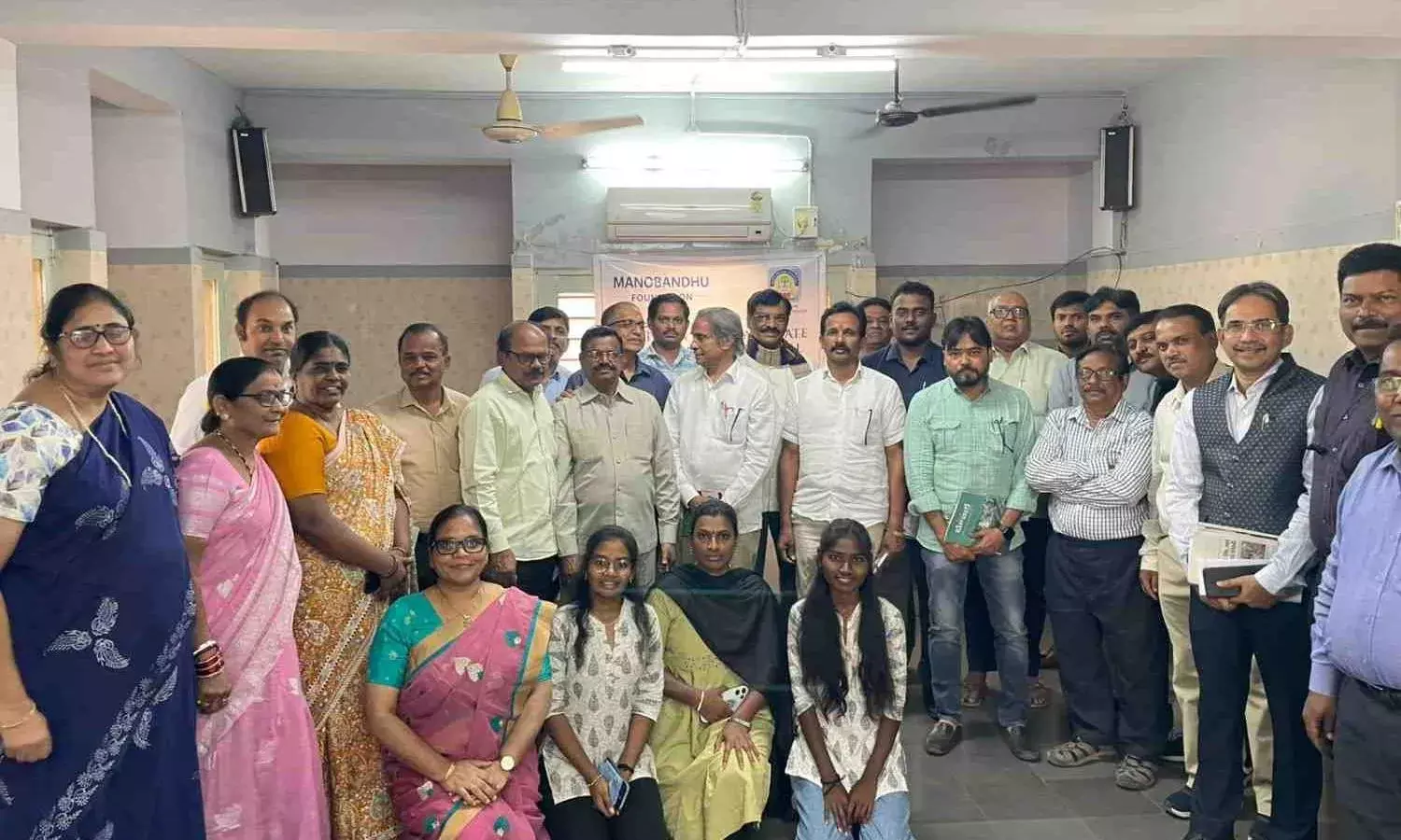 ఒక్క ఫోన్ కాల్‌తో మారే జీవితాలకు ఆసరా మీరే!