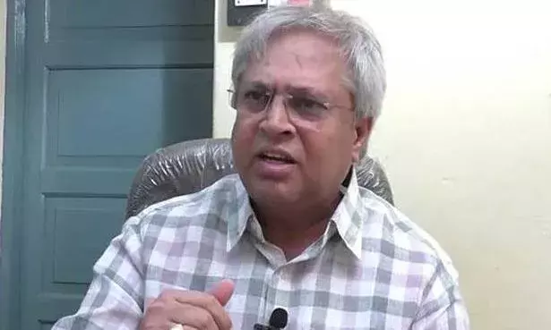 కొట్టినోళ్లకు స్టేషన్ బెయిల్..తిట్టినోళ్లకు సెంట్రల్ జైలా?