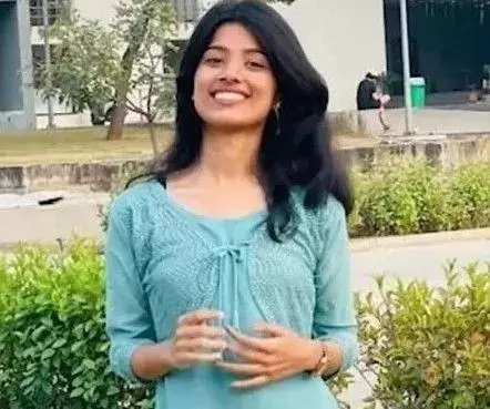 కడపలో కేరళ యువతి దుర్మరణం