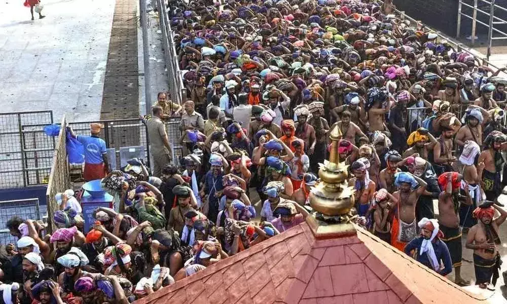 శబరిమల అయ్యప్ప ఆలయంలోకి మహిళల ప్రవేశంపై సుప్రీంలో పున:సమీక్ష