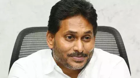చంద్రబాబు బాకీ..అక్షరాలా వేల కోట్లు: జగన్