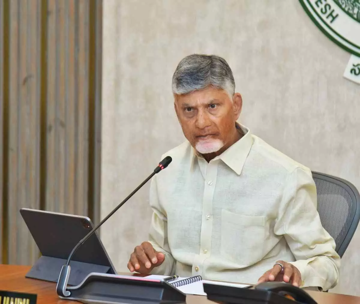 రాజమండ్రిలో కల్తీ పాల కలకలం: నలుగురు మృతి..సీఎం సీరియస్ రాజమండ్రిలో కల్తీ పాల కలకలం: నలుగురు మృతి..సీఎం సీరియస్