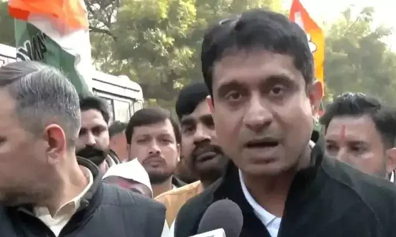 ‘షర్ట్ లేకుండా’ నిరసన: యూత్ కాంగ్రెస్ అధ్యక్షుడి అరెస్ట్