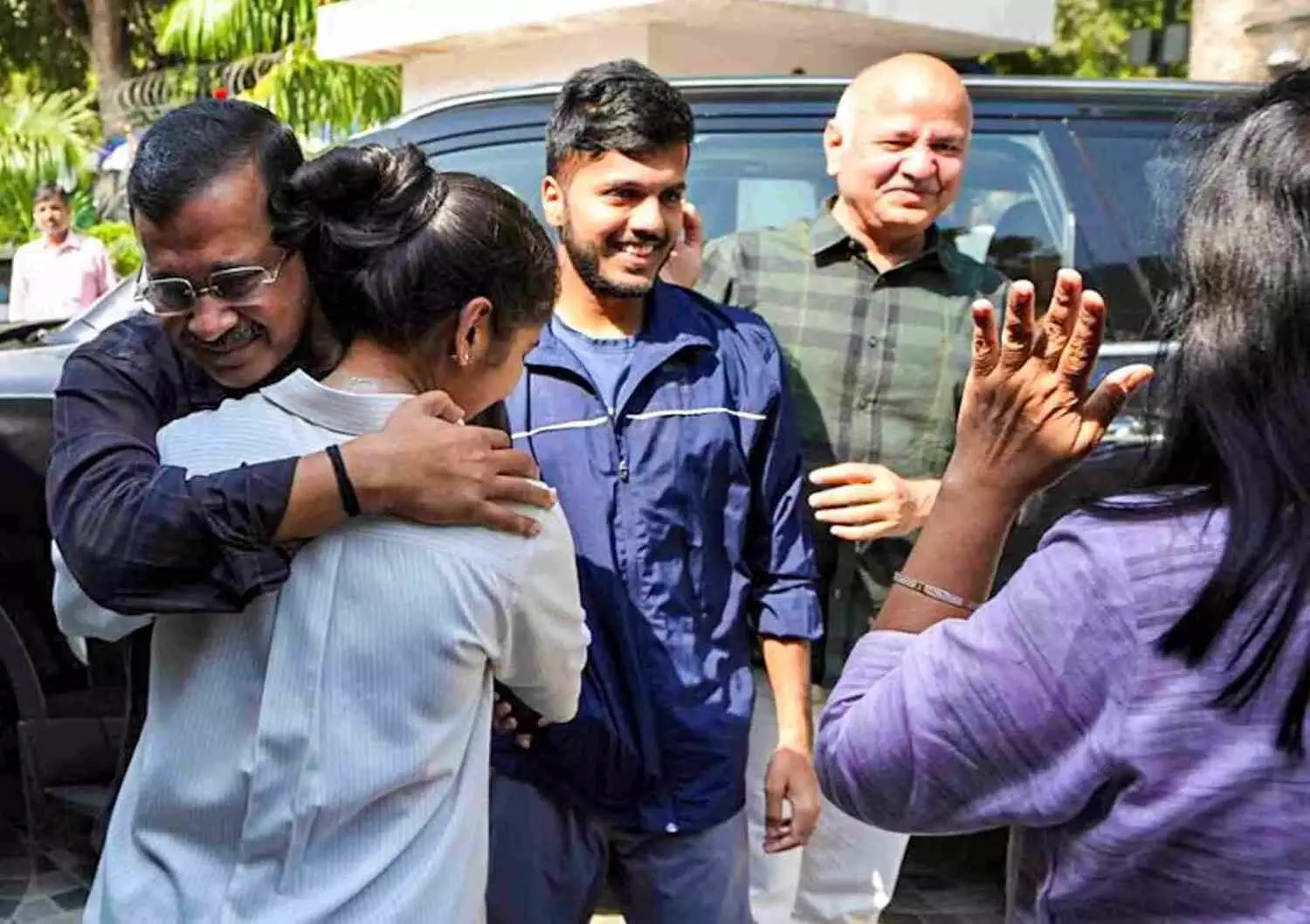 కేజ్రీవాల్ లిక్కర్ స్కాం కేసు: రాజకీయ కుట్రగా అభివర్ణించిన కేజ్రీవాల్ కేజ్రీవాల్ లిక్కర్ స్కాం కేసు: రాజకీయ కుట్రగా అభివర్ణించిన కేజ్రీవాల్