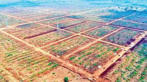 అమరావతి ప్లాట్లపై అందని బ్యాంకు రుణాలు