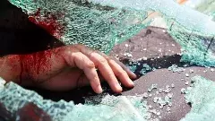 వ్యాన్‌ను ఢీకొట్టిన డబ్బుల్ డెక్కర్ బస్సు