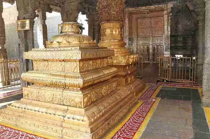 శ్రీవారి ఆలయం మూత.. బోెసిపోెయిన పరిసరాలు శ్రీవారి ఆలయం మూత.. బోెసిపోెయిన పరిసరాలు