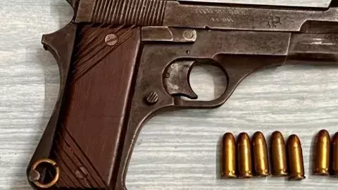 పేకాట బాకీ, పేలిన తుపాకీ..