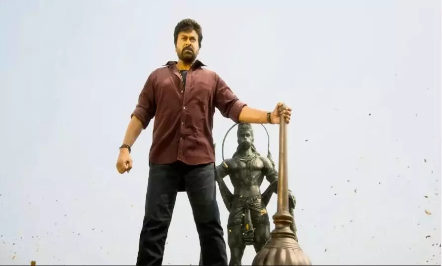 మెగాస్టార్ కు వీఎఫ్ఎక్స్ తలనొప్పి మెగాస్టార్ కు వీఎఫ్ఎక్స్ తలనొప్పి