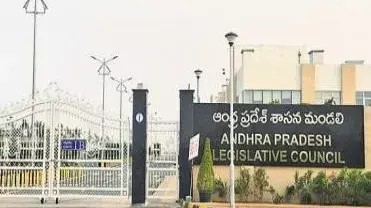 బి ఆర్ నాయుడిని తొలగించండి : మండలిలో వైసీపీ పట్టు