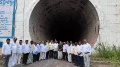 జగన్ కాలువలు పారించారు... చంద్రబాబు కాలువలు తవ్వే పనిలో ఉన్నారు...