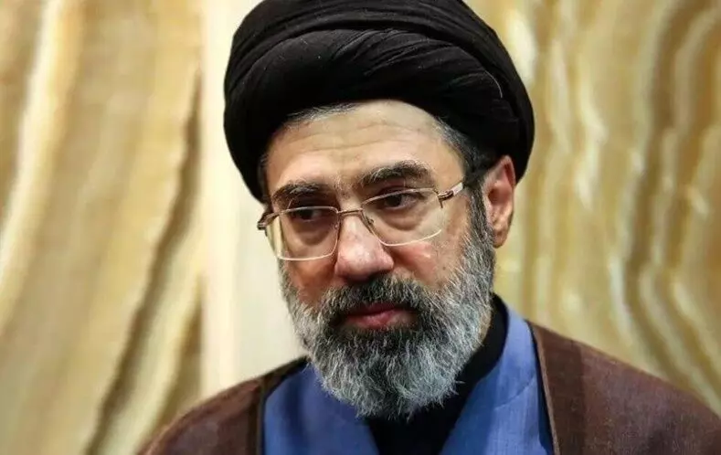 IRAN: తండ్రిని మించిన వాడు ఇరాన్ సుప్రీం మొజ్తాబా ఖమేనీ IRAN: తండ్రిని మించిన వాడు ఇరాన్ సుప్రీం మొజ్తాబా ఖమేనీ