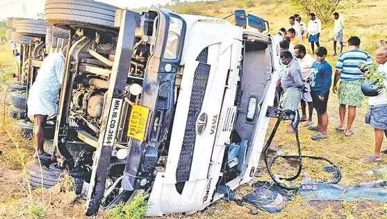 టీటీడీ నెయ్యి నేలపాలు టీటీడీ నెయ్యి నేలపాలు