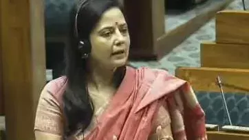 స్పీకర్ ఓం బిర్లా దుమ్ముదులిపిన మహువా మొయిత్రా