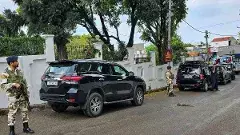 హత్యాయత్నం నుంచి తృటిలో బయటపడ్డ ఫరూక్ అబ్దుల్లా