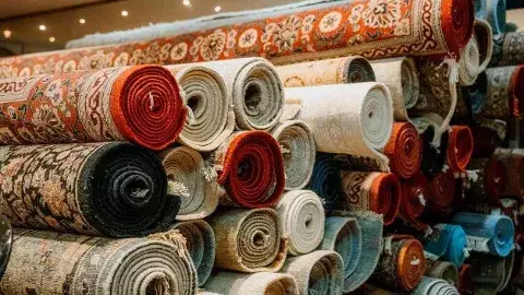 బనారస్ చీరలు, ఆగ్రా లెదర్ ఎగుమతులకు భారీ దెబ్బ..