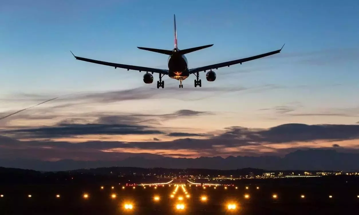 ఇరాన్ యుద్ధ ప్రభావం: భారీగా పెరుగుతోన్న విమాన టిక్కెట్ల ధరలు.. ఇరాన్ యుద్ధ ప్రభావం: భారీగా పెరుగుతోన్న విమాన టిక్కెట్ల ధరలు..