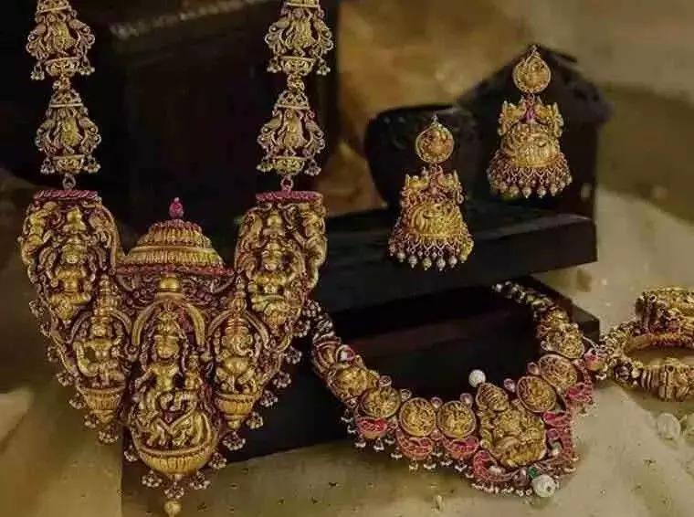 రత్నాలు, ఆభరణాల ఎగుమతుల్లో భారత్ పురోగతి రత్నాలు, ఆభరణాల ఎగుమతుల్లో భారత్ పురోగతి